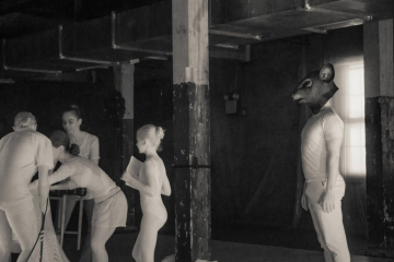 performance-art-20201207-102123938276554211280-x-853